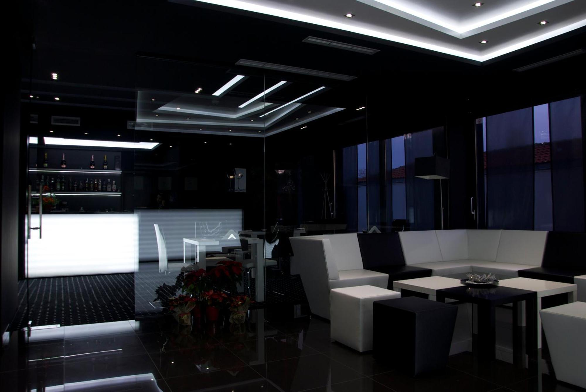 Fashion - Free Parking Hotel